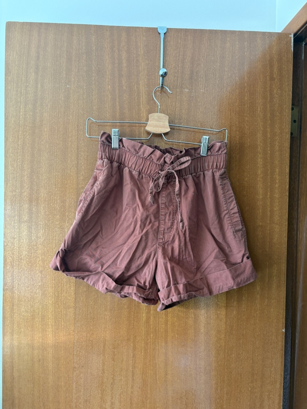 Abercrombie & Fitch High-Waist Paperbag Shorts in Rust Brown